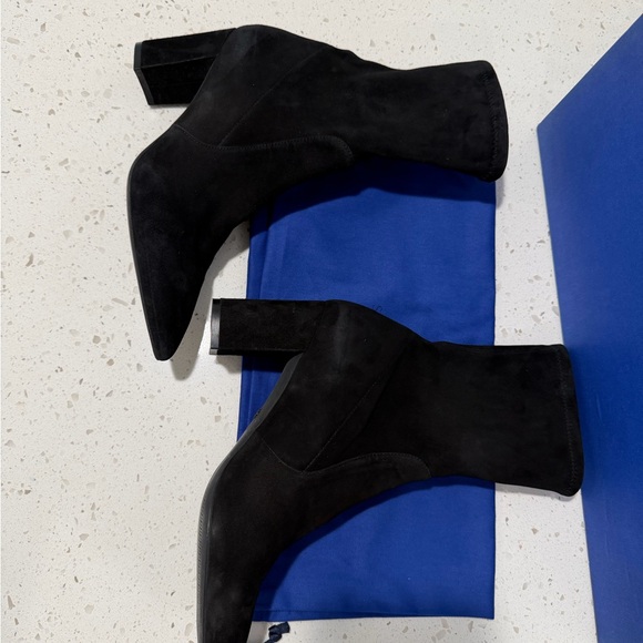 STUART WEITZMAN Landry 75 ankle boot in black - Picture 8 of 11